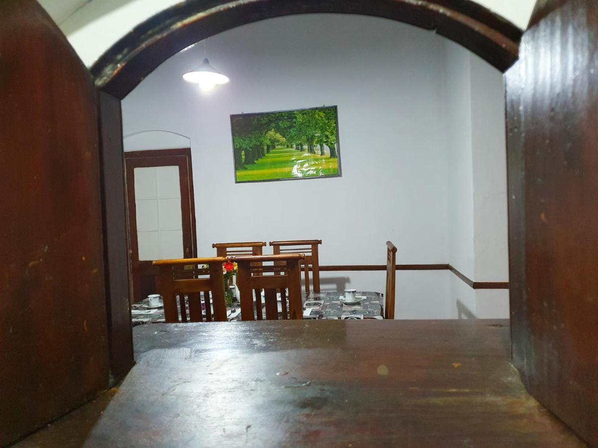 Hotel Ruchi House Nuwara Eliya Esterno foto