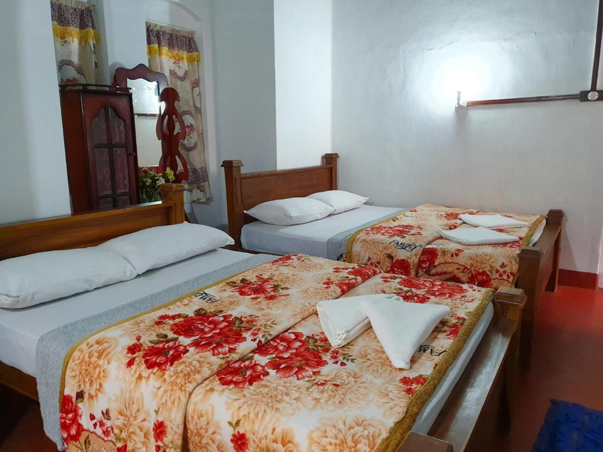 Hotel Ruchi House Nuwara Eliya Esterno foto