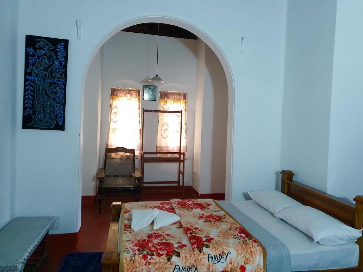 Hotel Ruchi House Nuwara Eliya Esterno foto